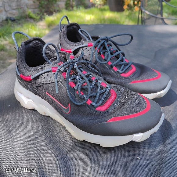 Nike Black Red White React Live SE Casual Outdoors Sneakers Men's Size 6 Youth - Picture 3 of 6